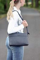 Ko�en� kabelka p�es rameno ET-0857 tmav� modr�, Estelle