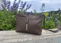 Ko�en� mal� kabelka p�es rameno 5085 taupe - nug�tov�, MAXFLY