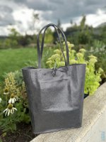 Velk� ko�en� kabelka L606 tmav� �ed� metalick�, CHARM LONDON