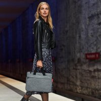 Elegantn� ta�ka na notebook 15,6"  Netbookbag twist silver MA7052, Reisenthel